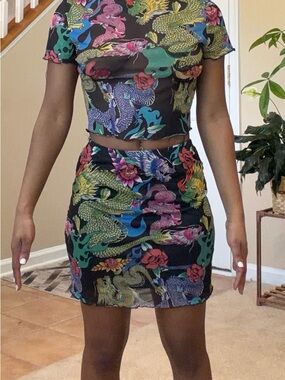 SHEIN Black Mini Skirt with Multicolor Dragon & Floral Print